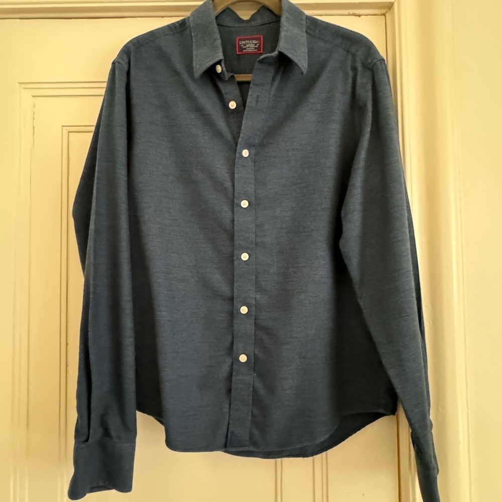 Men’s untuckit shirt